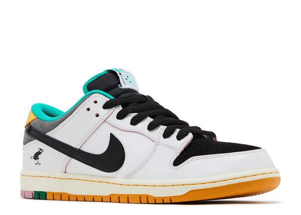 Nike CSEF x Dunk Low SB 'White Clear Emerald' - Image 2