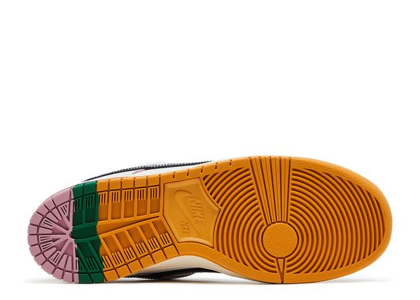 Nike CSEF x Dunk Low SB 'White Clear Emerald' - Image 4