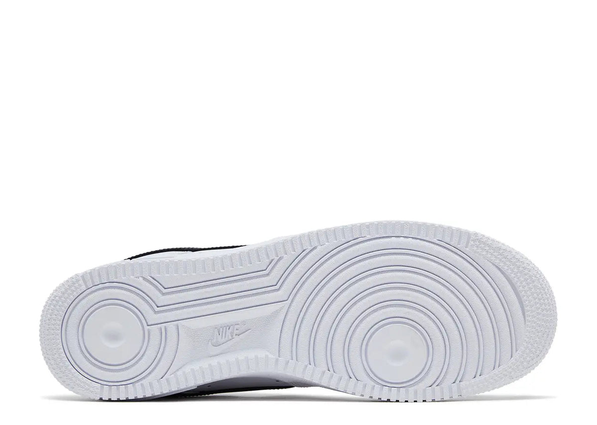Supreme Drop Nike Air Force 1 Low - Image 4