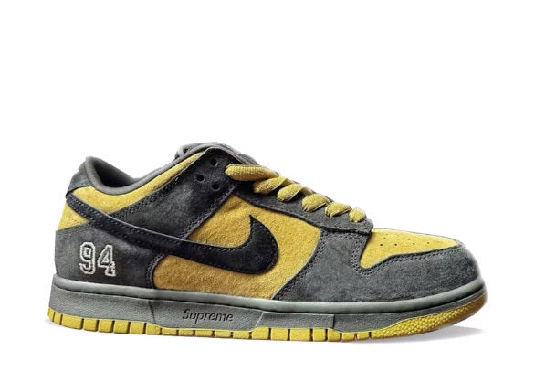 Nike SB Dunk Low Supreme 94 Hulk - Image 1