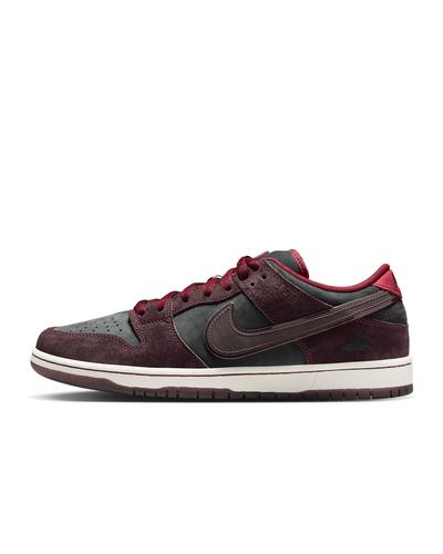 Nike SB Dunk Low "Night of Mischief" - Image 3