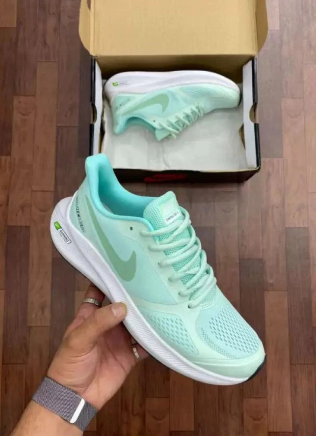 Nike Guide 10 Lightweight Running Shoes - Image 1