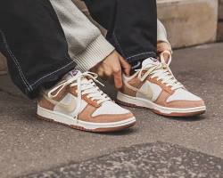 Nike Sneakers Medium Curry - Image 3